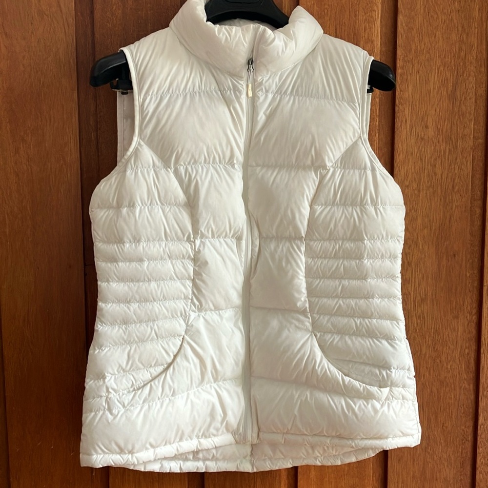 Down filled vest with zip front, front pockets